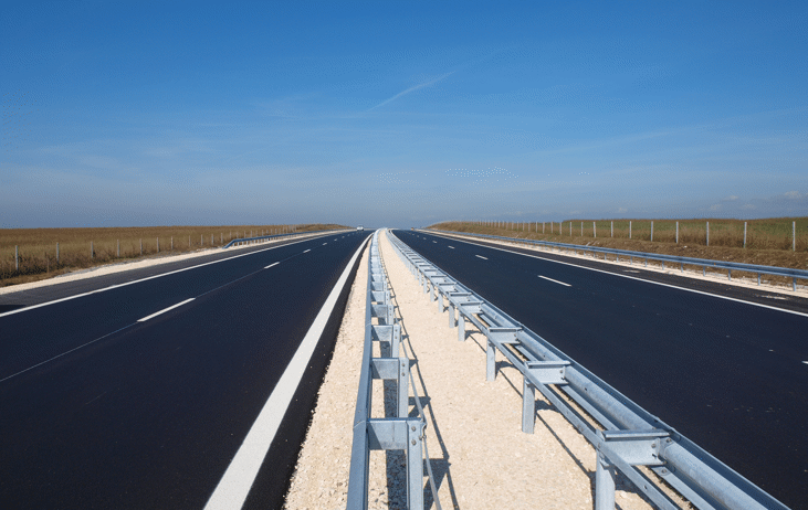 Шофьорите да се движат с повишено внимание и съобразена скорост, спазвайки пътната сигнализация, по АМ "Струма" в участъка Дупница - Кочериново