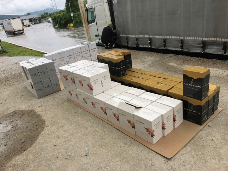 Испанско вино без документи задържаха митнически служители на МП Калотина