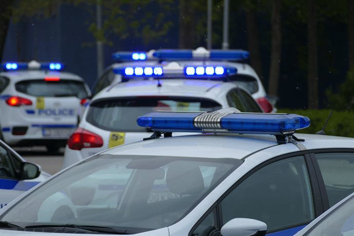 Столични полицаи задържаха трима мъже за саморазправа на пътя