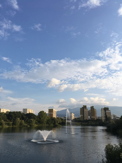 Нов фонтан в езерото „Дружба“