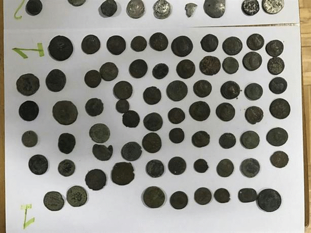 Криминалисти от Бургас задържаха множество артефакти