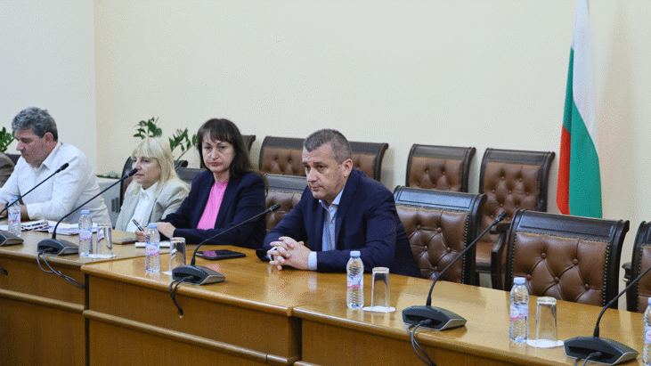 Министър Георги Пеев изиска подробни доклади за безопасността в жп транспорта