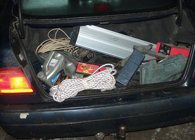 Русенски криминалисти задържаха петима за поредица от посегателства над автомобили