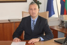 Министър Лукарски обсъди с бизнеса икономическите ефекти при въвеждане на данък за общественото здраве