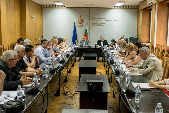 Ръководството на МВР и синдикатите се споразумяха до утре синдикалните организации да представят своите становища по предложени промени в Наредбата за размера за допълнителните възнаграждения за постигнати резултати на служителите