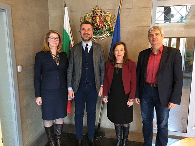 Зам.-министър Русинова се срещна с генералния секретар на Европейската конфедерация на профсъюзите Лука Визентини