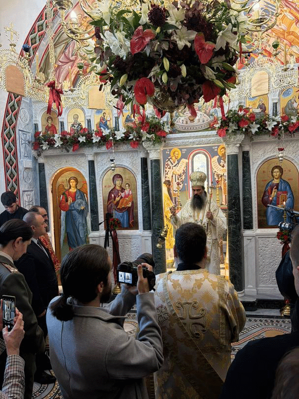 Министър Иван Иванов бе гост на освещаването на новия храм и откриването на северното крило в Кремиковския манастир