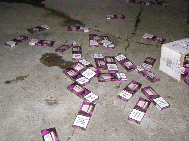 Митнически инспектори задържаха 500 кутии нелегални цигари при операция в краен русенски квартал