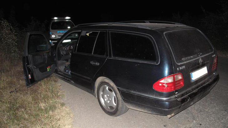 Гранични полицаи и служители от ОДМВР -Хасково задържаха двама каналджии и 36 незаконни имигранти