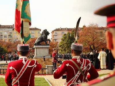 С църковно-военен ритуал беше отбелязано връщането на лъва от паметника на Първи и Шести пехотен полк