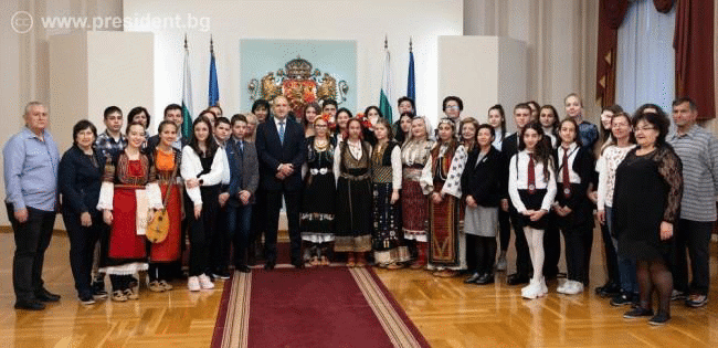 Президентът Румен Радев: Родолюбието на младите българи гради достойното бъдеще на нашия народ