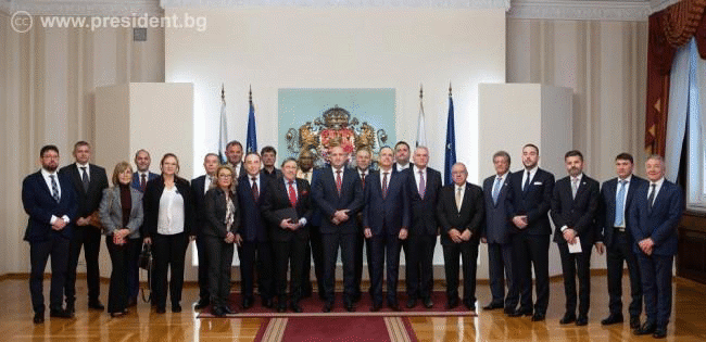 Румен Радев: България разчита на почетните консули в страната ни да допринасят за създаването на нови партньорства в икономиката, иновациите и образованието