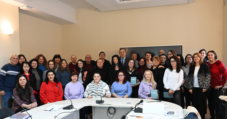 Министър Гуцанов Връчи Сертификати На Курсисти, Завършили Обучения По Професии