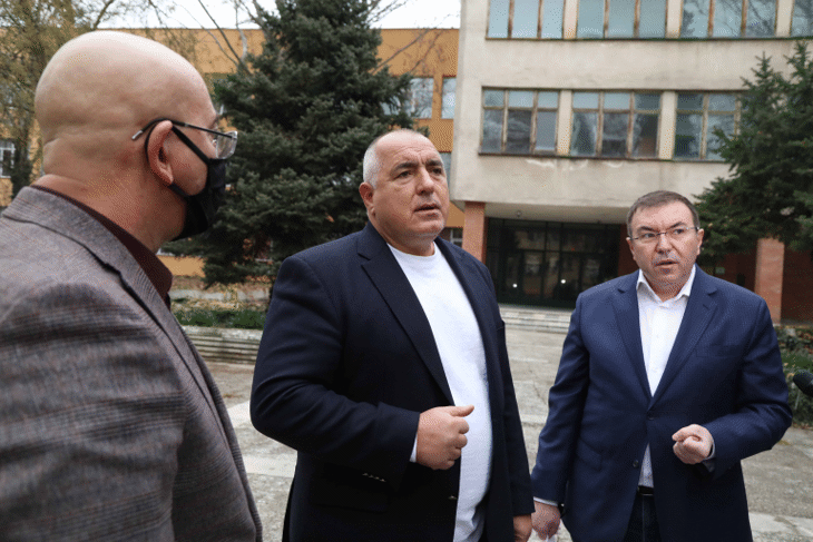 Премиерът Борисов: След ремонта на учебния комплекс в Пазарджик, в него ще могат да се настанят и да живеят над 100 медицински сестри