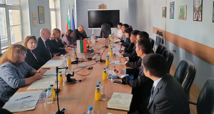 България И Китай Задълбочават Сътрудничеството Си В Природните Науки It Обучението