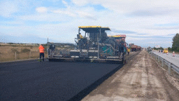 В петък, събота и неделя ще се променя организацията на движение в участъците в ремонт на АМ „Тракия“ и АМ „Хемус“. За улеснение на трафика може да се шофира и в аварийната лента