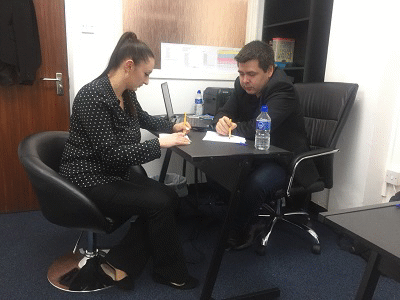 Консултират българи в Англия по въпроси, свързани с британската осигурителна система