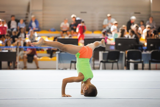 Министър Кралев откри Държавното първенство 
по спортна гимнастика