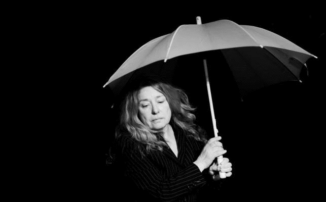 Приятелите На Българския Културен Институт В Лондон Аплодираха На Крака Известната Българска Актриса Сашка Братанова