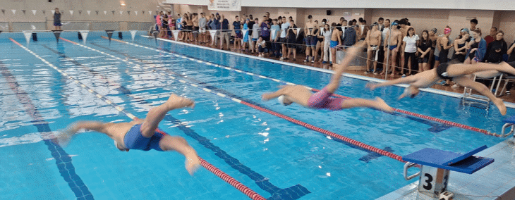 Близо 450 ученици взеха участие в турнира по плуване за купа „София“