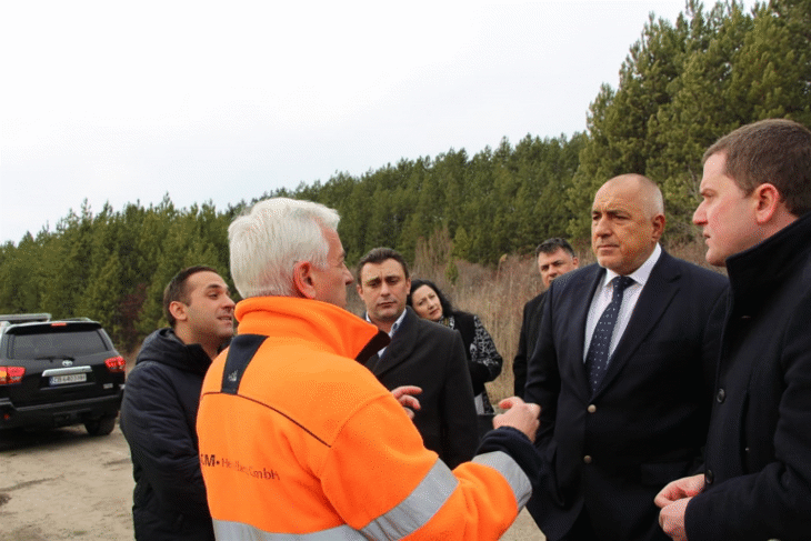 Премиерът Борисов инспектира напредъка по изграждането на водопровода, свързващ Мало Бучино с Перник