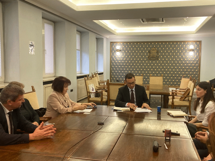 Кметът Терзиев и социалните партньори подписаха Анекс към КТД за системата на образованието Кметът Терзиев и социалните партньори подписаха Анекс към КТД за системата на образованието