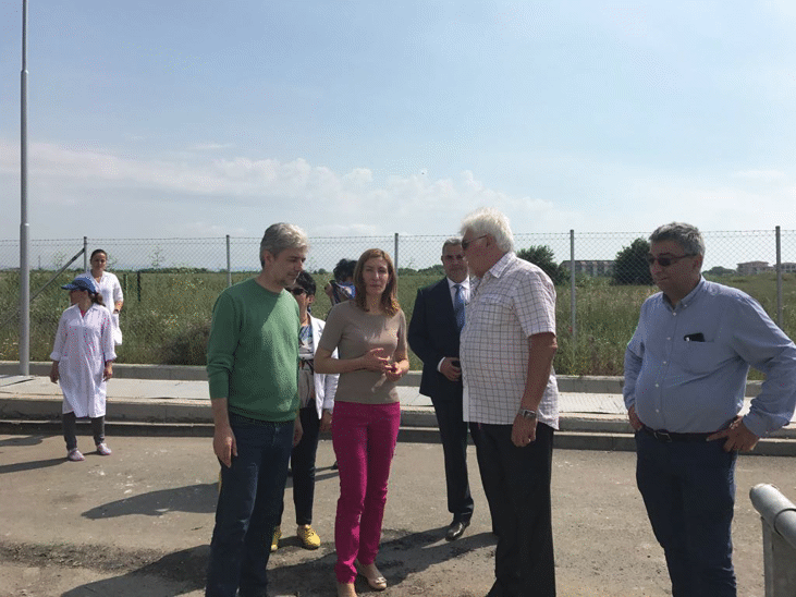 Предстоят разговори за намаляване цените на плажните принадлежности на морски плаж „Бургас-север“