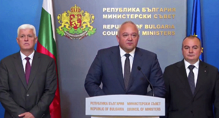Министър Демерджиев: Впрегнали сме целия ресурс – организационен, човешки и технически – за да сме по-ефективни в гасенето на пожари