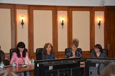 Зам.-министър Димитрова: Изготвят се промени в Наредбата за предотвратяване на изоставянето на деца