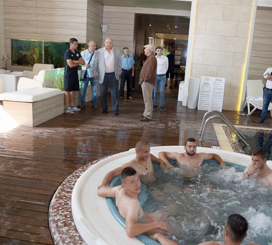 Министър Кралев посети подготвителен лагер, част от Програмата за развитие на детско-юношеския футбол