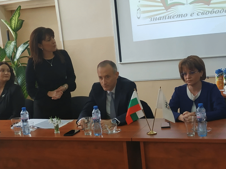 Министър Вълчев: Правото На Образование Трябва Да Се Гарантира За Всяко Дете