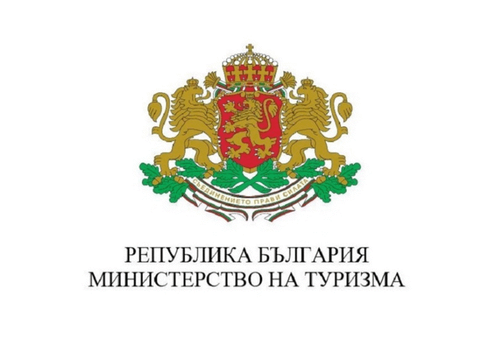 Вицепремиерът Марияна Николова разпореди проверка на морски плаж „Смокиня“
