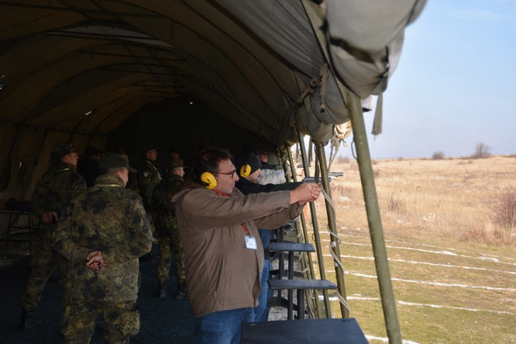 С традиционен турнир по стрелба на учебен полигон „Сливница“ започнаха честванията по повод бойния празник на Сухопътните войски