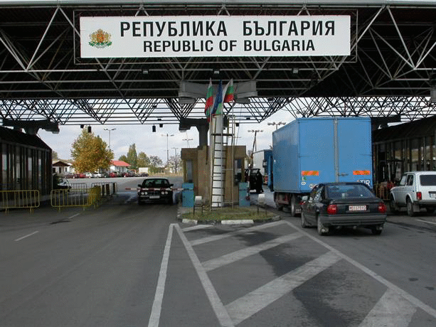 Силно интензивен е трафикът към ГКПП-Кулата