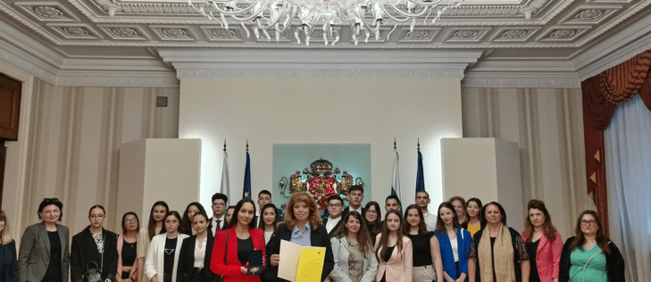 Съветът на децата към председателя на Държавната агенция за закрила на детето отбелязва днес своята 20-годишнина