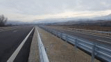 Временно е ограничено движението в активната лента при км 69 от АМ "Струма", в посока София поради ПТП