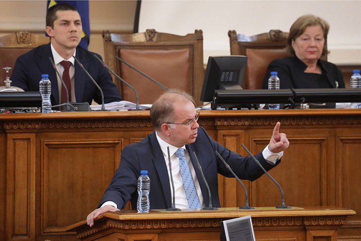 Народното събрание прие процедурни правила за условията и реда за предлагане, изслушване и избор на кандидати за двама нови членове на Съвета за електронни медии