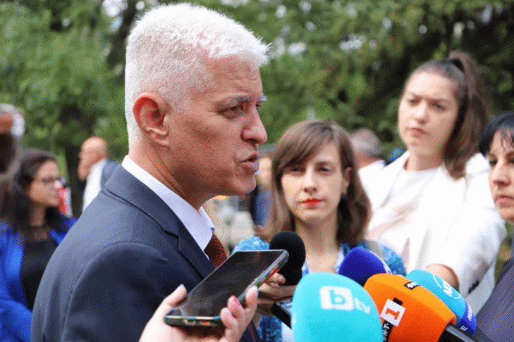 Димитър Стоянов: Министерството на отбраната оказва помощ за транспортирането на сръбските деца