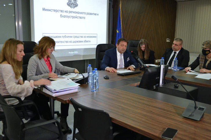 Министър Шишков: Държавата е възложила незаконно строителство на инфраструктурни обекти за над 1 млрд. лв., разплатила е близо 600 млн. лв.