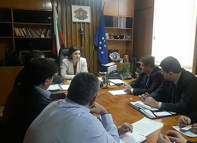 Приоритетна задача на служители на МВР е да са в близост до хората