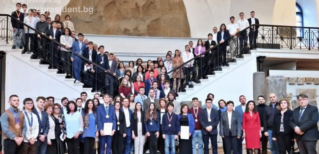 Вицепрезидентът: Българските олимпийци по природни науки са интелектуалната мощ на нацията