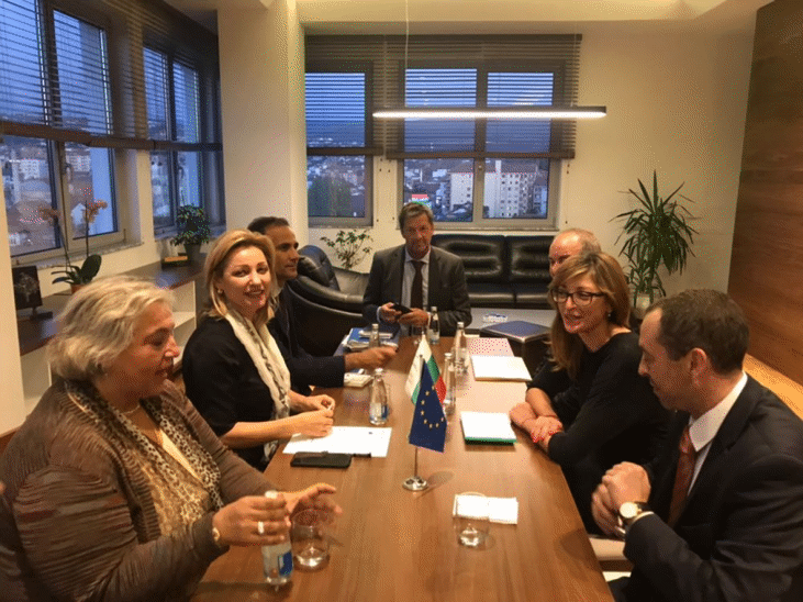 Екатерина Захариева посети Щаба на КФОР и Офиса на ЕС в Прищина