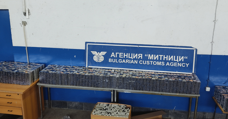 За два дни митническите служители задържаха 135 640 къса цигари в пътнически микробуси на българо-румънската граница