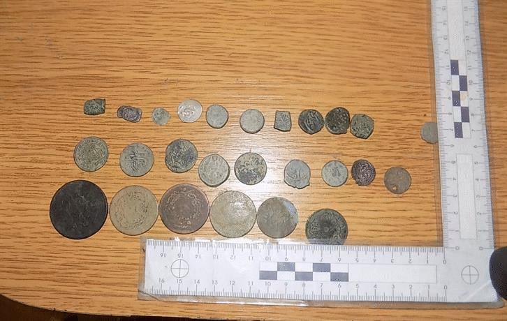 Четирима са задържани за иманярство