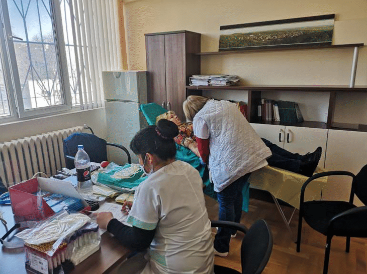 Следователи и служители от Окръжния следствен отдел при Окръжна прокуратура – Бургас дариха кръв за нуждите на УМБАЛ – Бургас