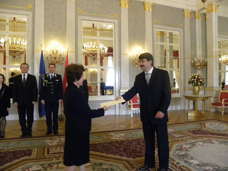Посланик Бисерка Бенишева връчи акредитивните си писма