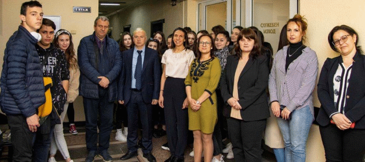 Прокурори от Окръжна и Районна прокуратура–Кърджали се срещнаха с деветокласници от СУ „Петко Рачов Славейков“ в Деня на отворените врати