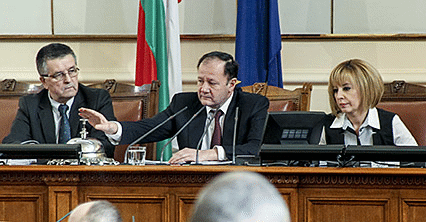 Започна проверка и описване на внесените  папки с подписи за провеждане на референдум за държавната субсидия за политическите партии