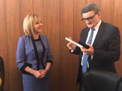 Омбудсманът Мая Манолова договори сътрудничество с румънския си колега Виктор Чорбя