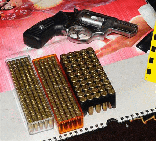 Незаконно притежавания оръжия и боеприпаси иззеха при специализирана операция служители на РУ – Мездра и Роман